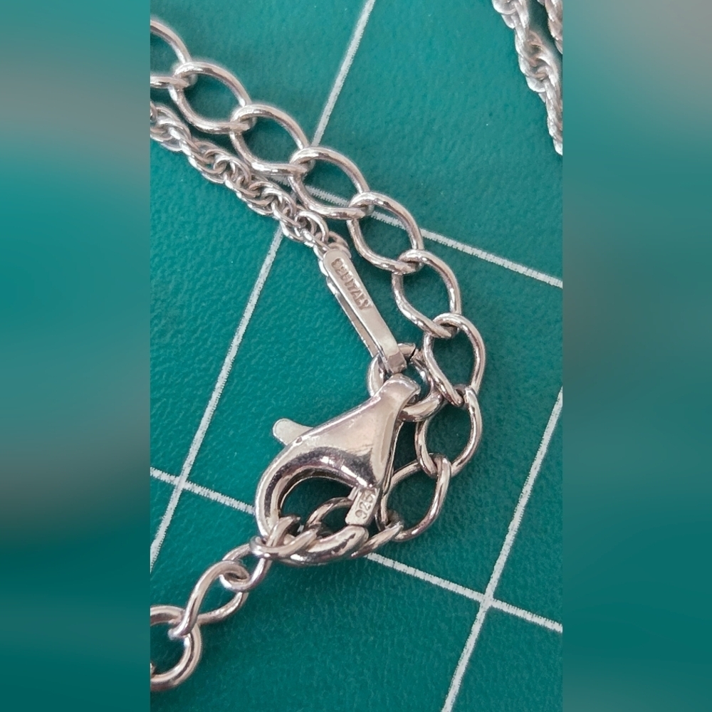 Elegant 925 Silver Elephant Pendant Necklace - Picture 2 of 8